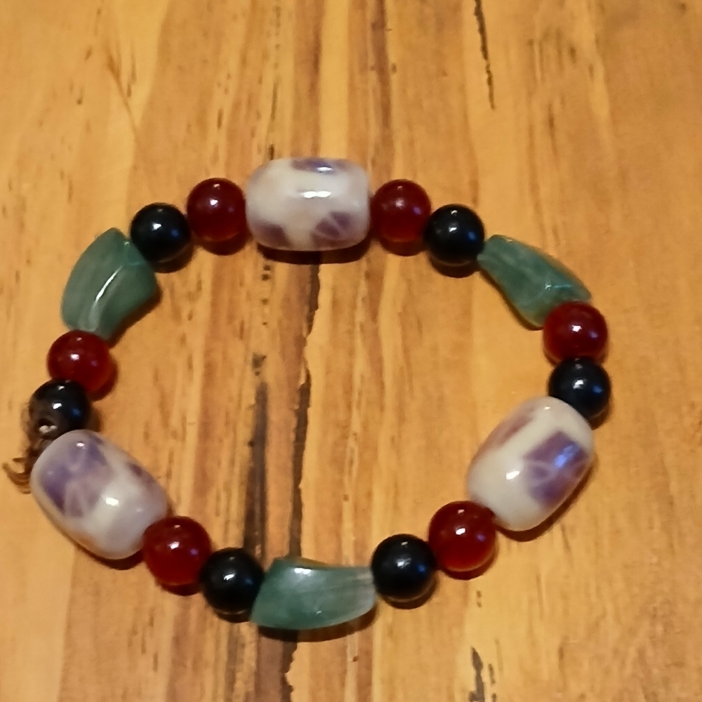 Elegant Multicolor Beaded Bracelet